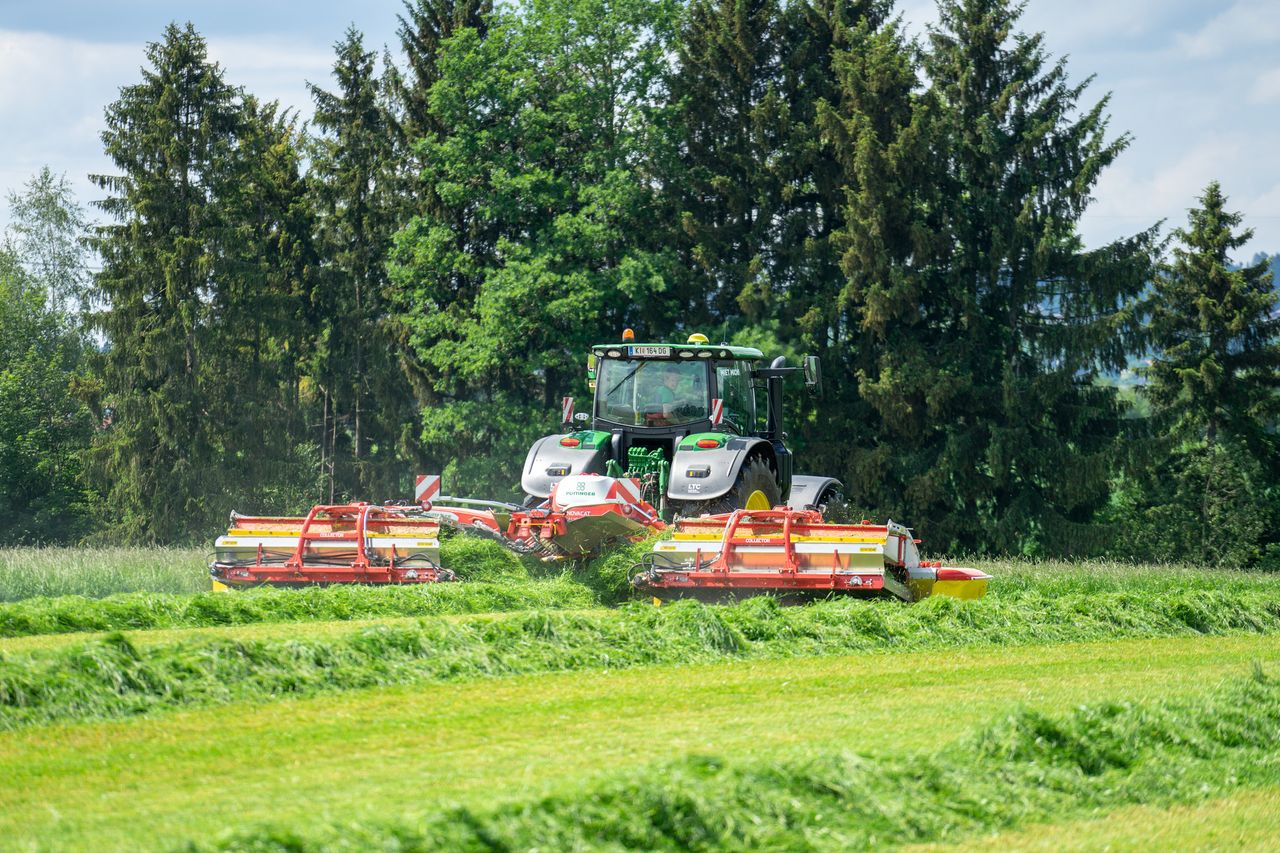 Pottinger automatic swath placing system to be available 'this coming season'
