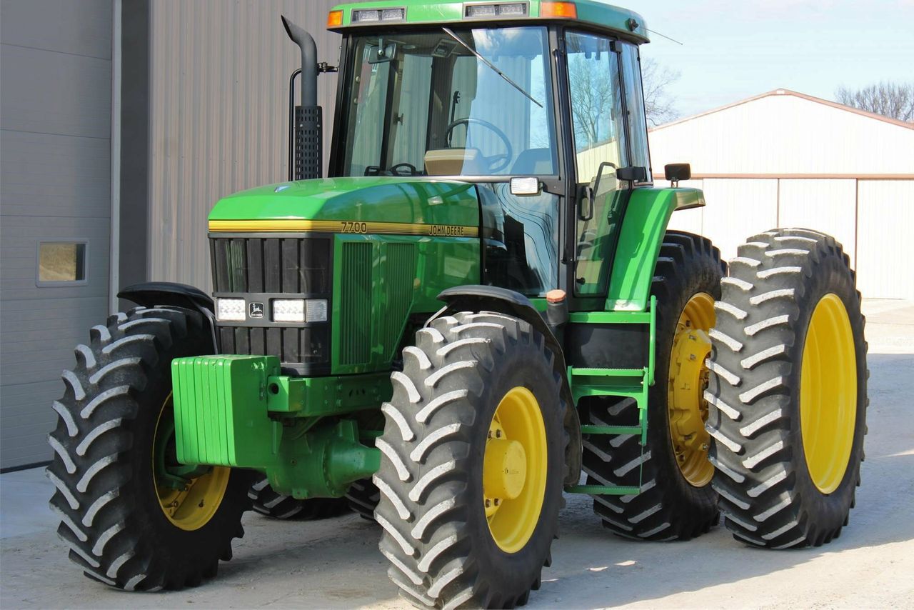 Classic John Deere 7700 on offer at over €200,000