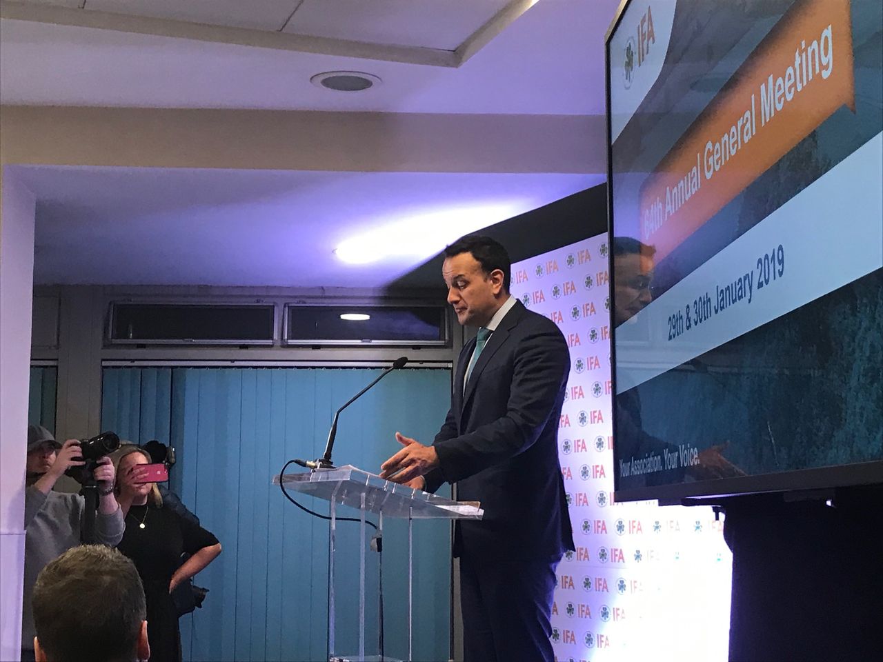 Emergency Brexit aid sought for agri produce - Varadkar