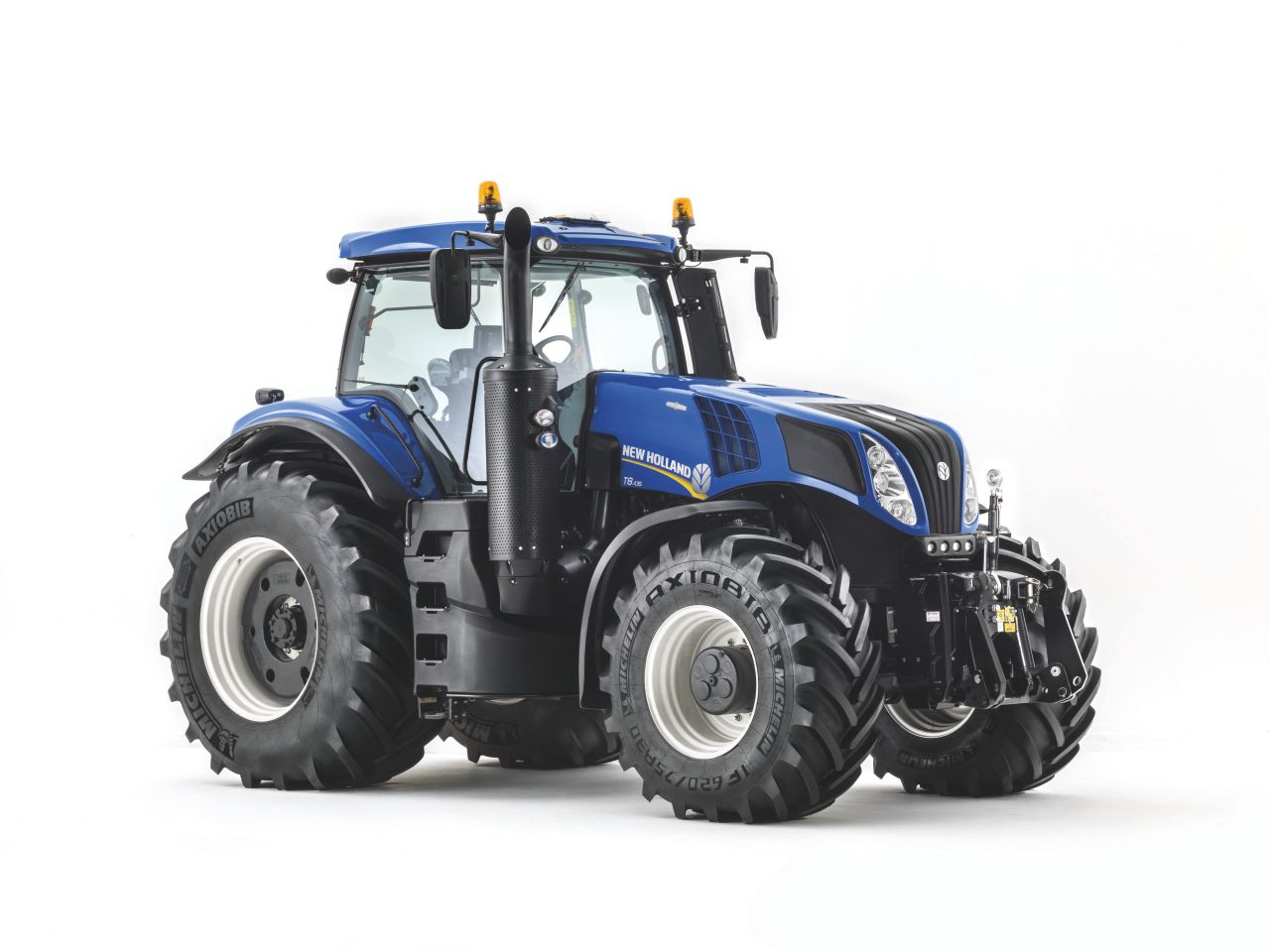New Holland upgraded T8 tractor range set for UK debut at LAMMA 2015