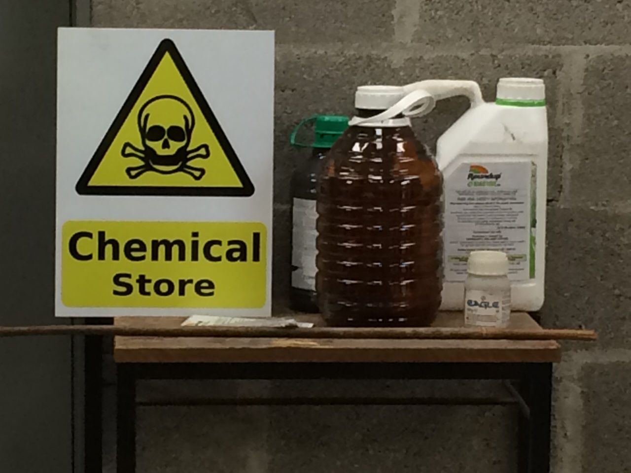 600 farmers dispose of 'almost 95t of hazardous waste' in trial - EPA
