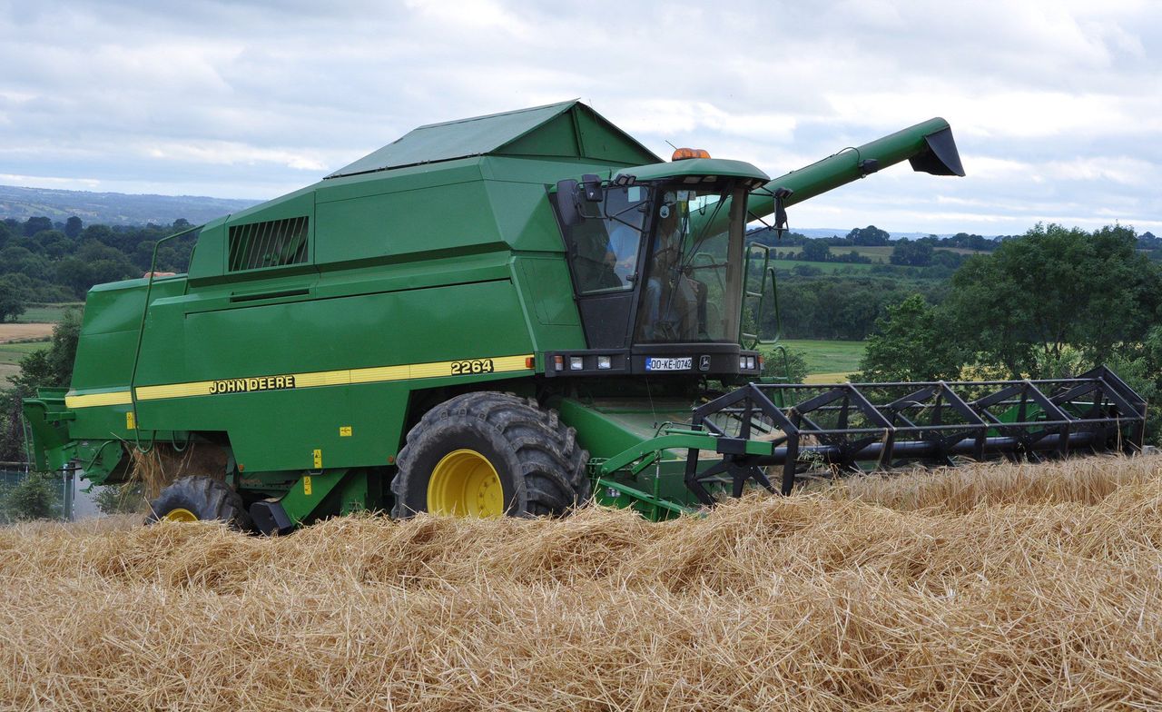 49% of tillage farmers see world grain prices as a threat - survey