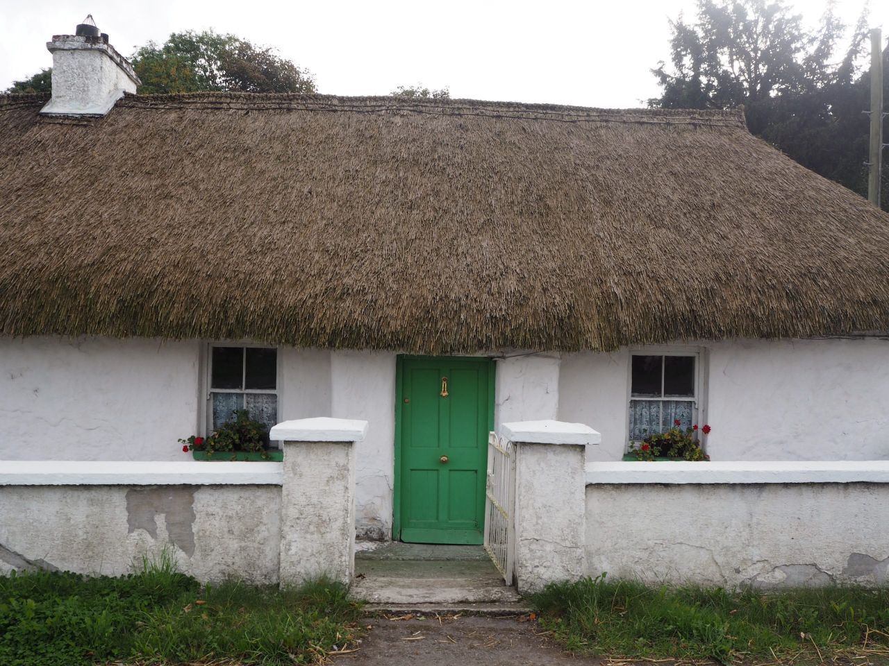 14 learners take up new thatching course