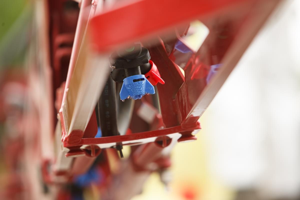 Tillage management: Applying final fungicide on winter barley