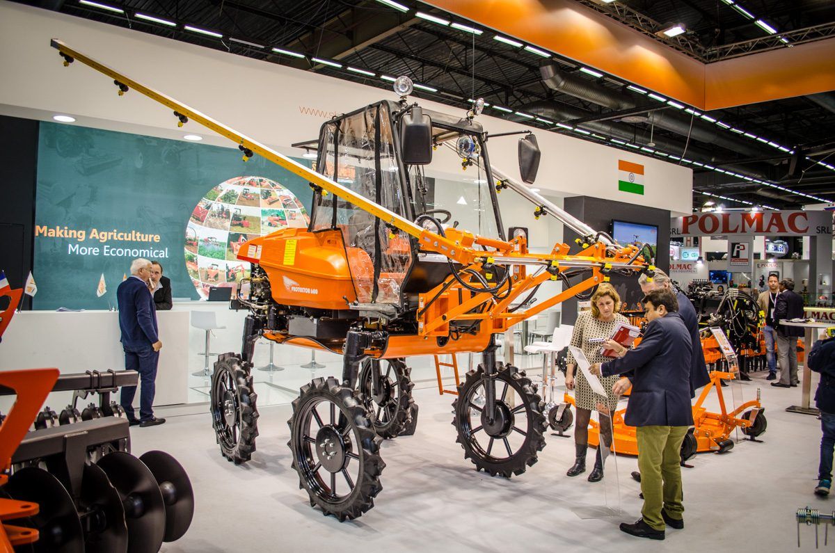 SIMA 2017: This miniature, self-propelled sprayer weighs less than 1t