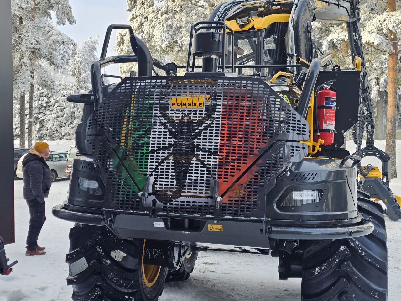 Ponsse delivers 22,000th forest machine to Irish company