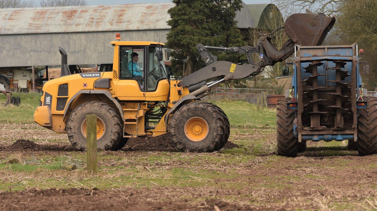 How many contractors are there in Ireland?