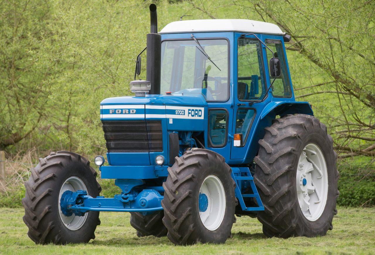 Calling all Ford fanatics: Go back in time at this 'classic' sale