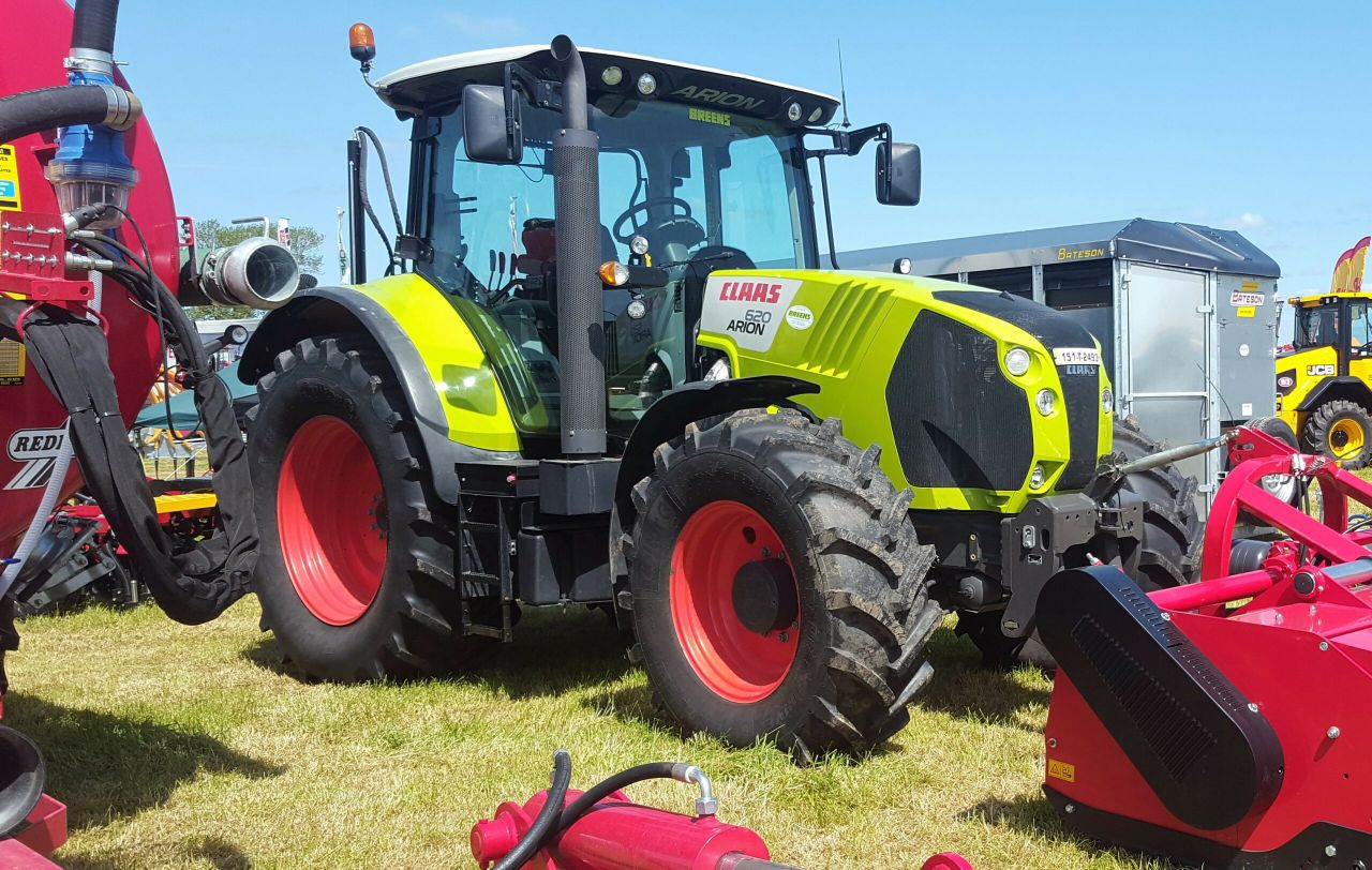 Sales of new tractors bounce back in the UK