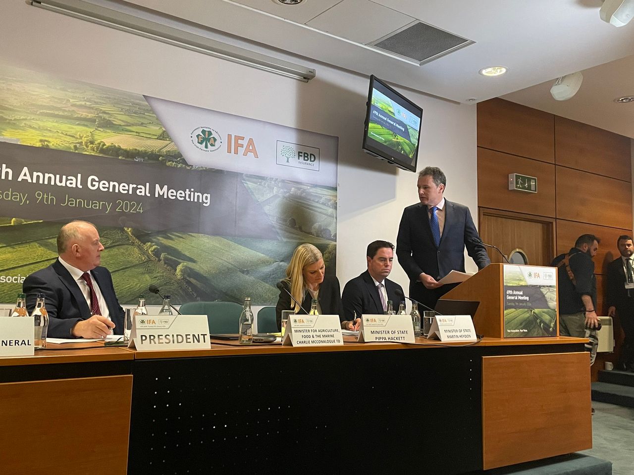 Minister: Farmers' charter will be used to avoid delayed payments