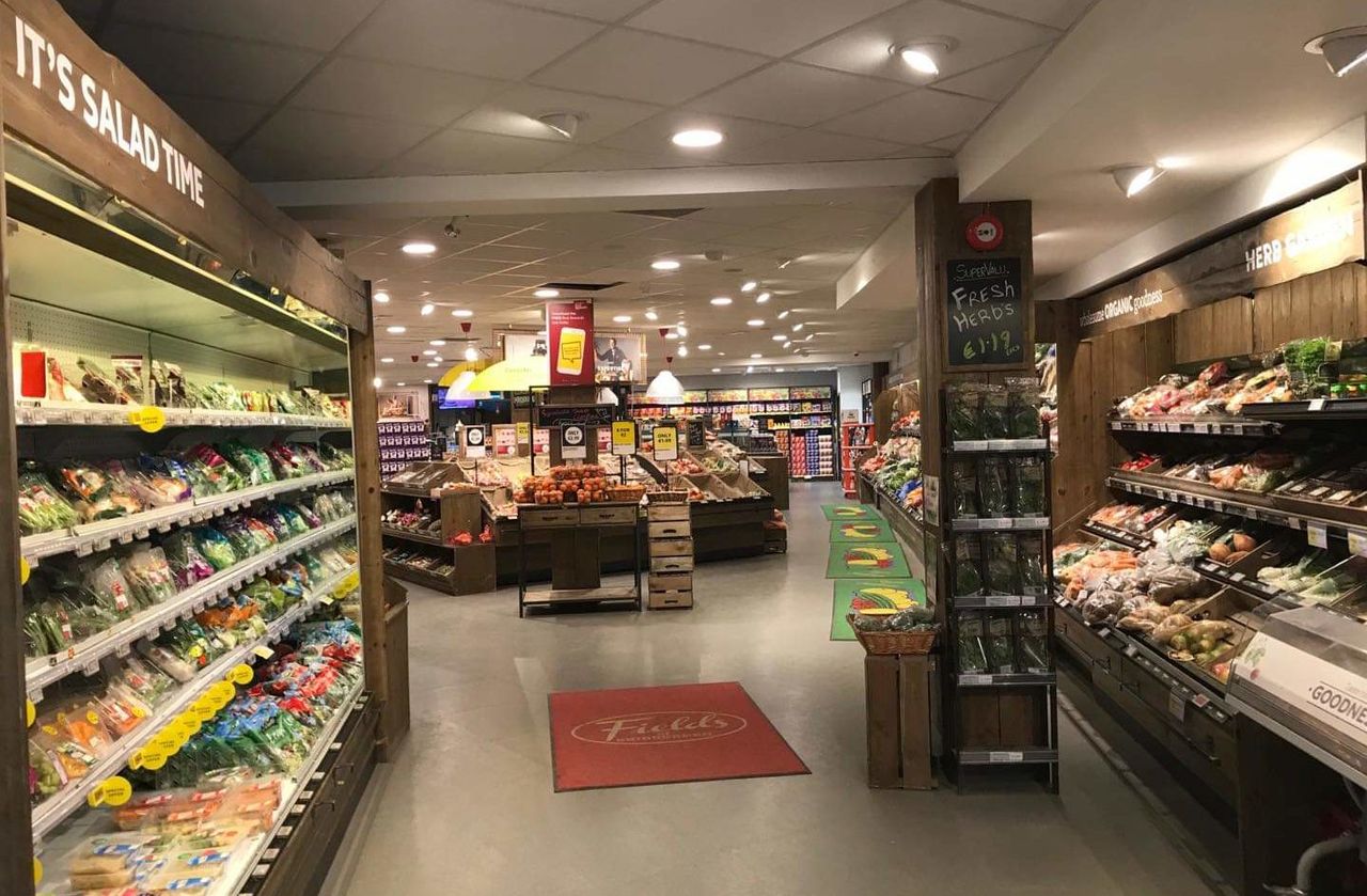 Major retailer to 'hire hundreds of new staff on a temporary basis'