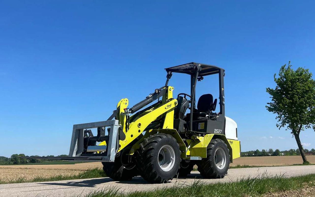 First Fliegl loader leans on  Kaweco-based design