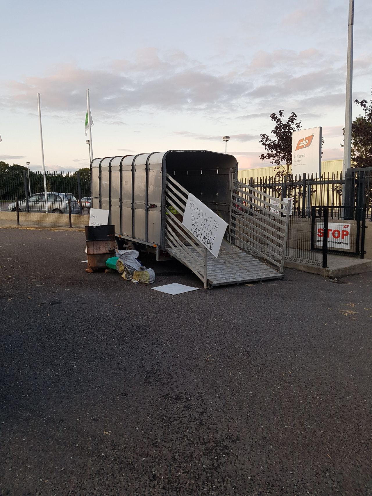 Cork farmers threaten to protest at Creed constituency office