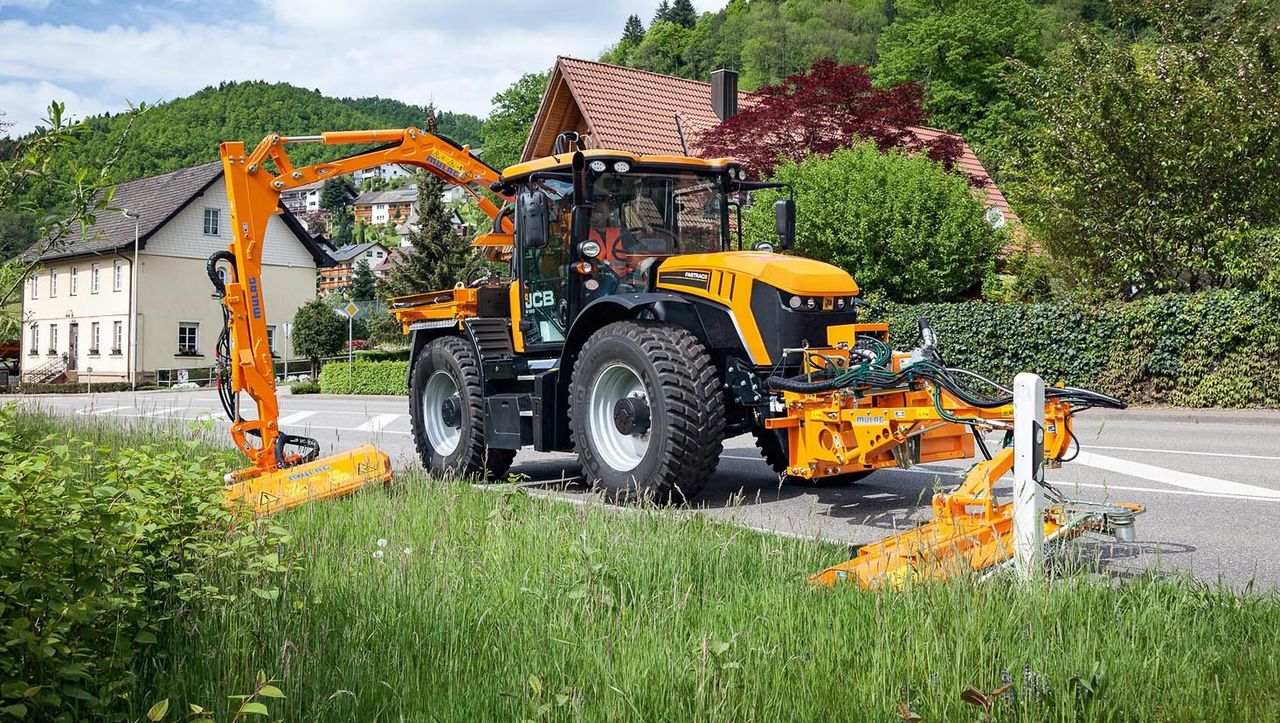 JCB wheels out a 'utility' package for its Fastrac