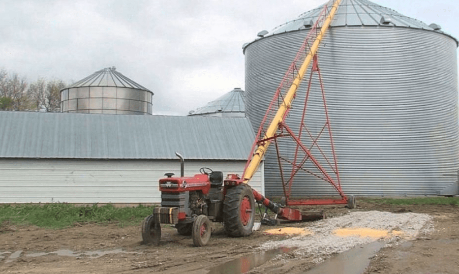 Farmer uses pocket knife to amputate leg following auger incident