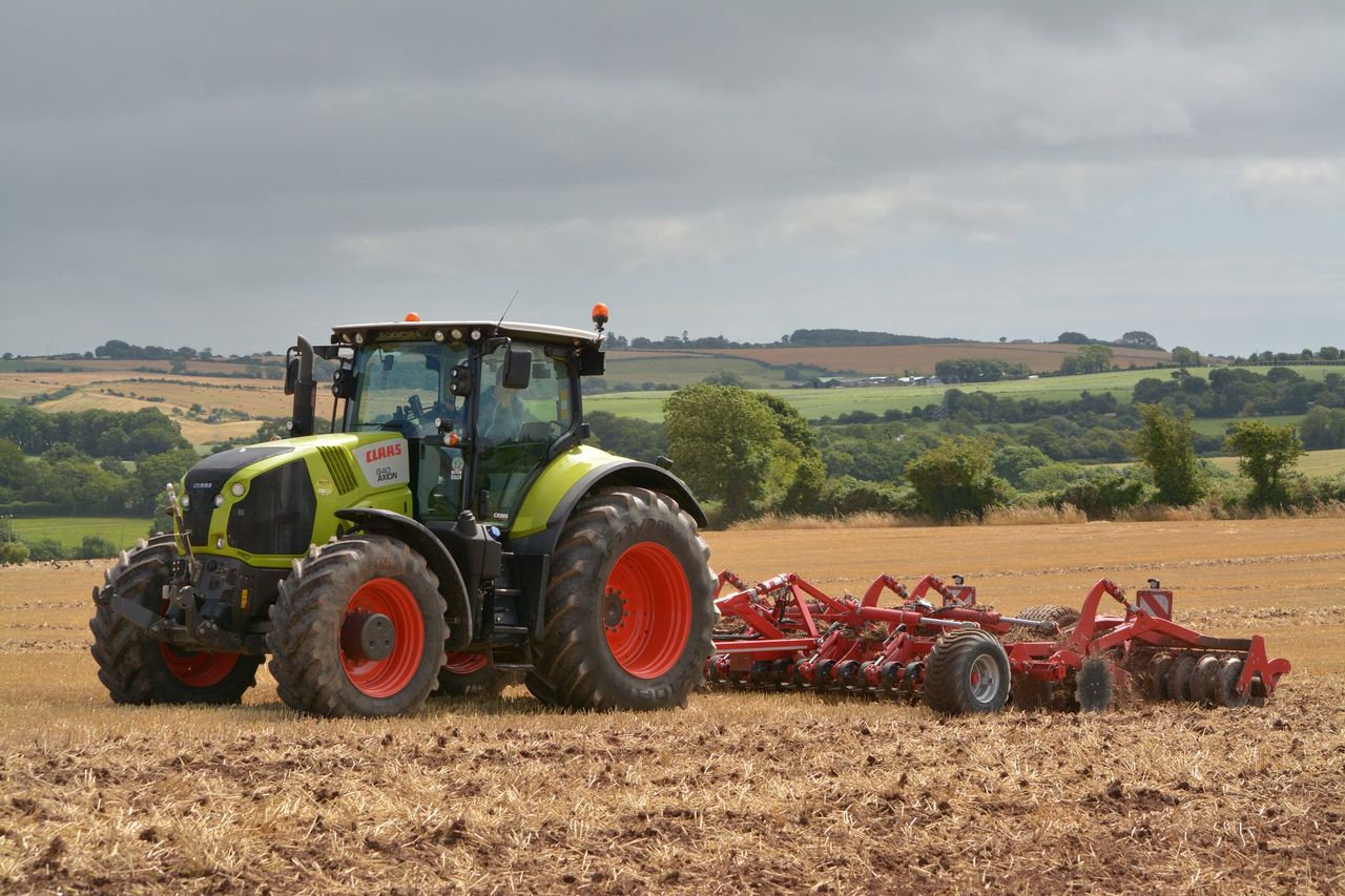 Farmers must adopt a 'zero-tolerance policy' on black grass