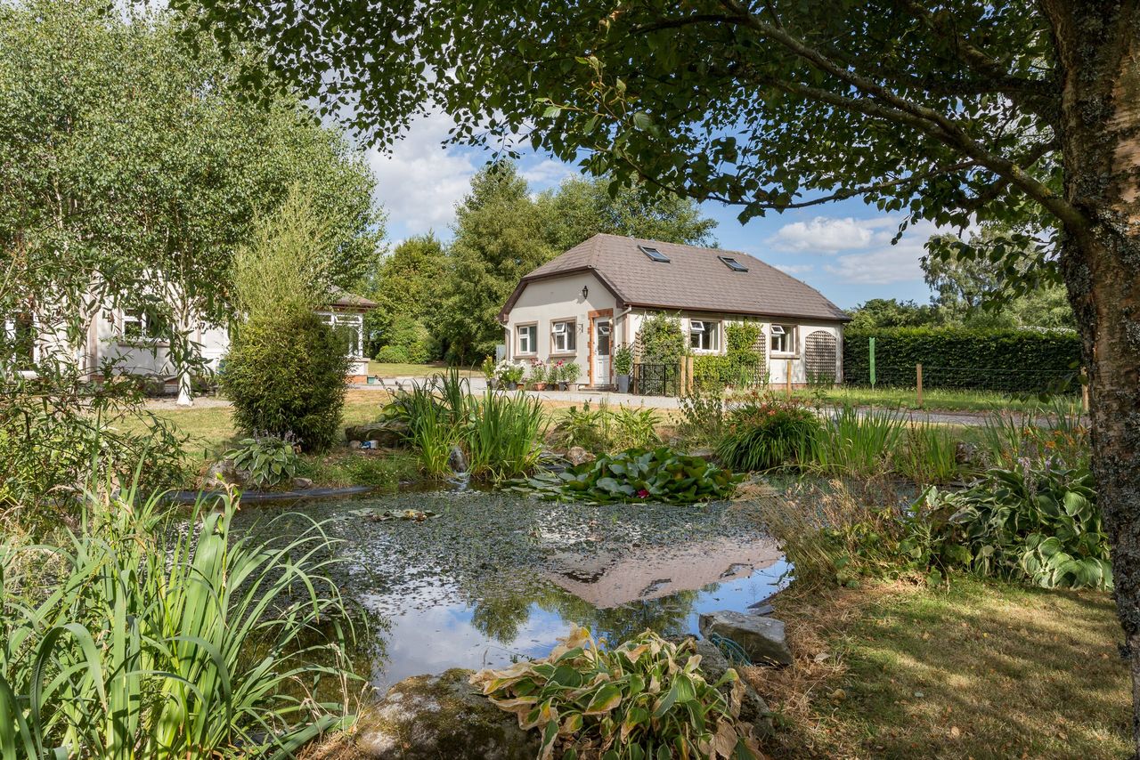 South-east dwelling on 5.9ac 'The Oaks' goes on the market