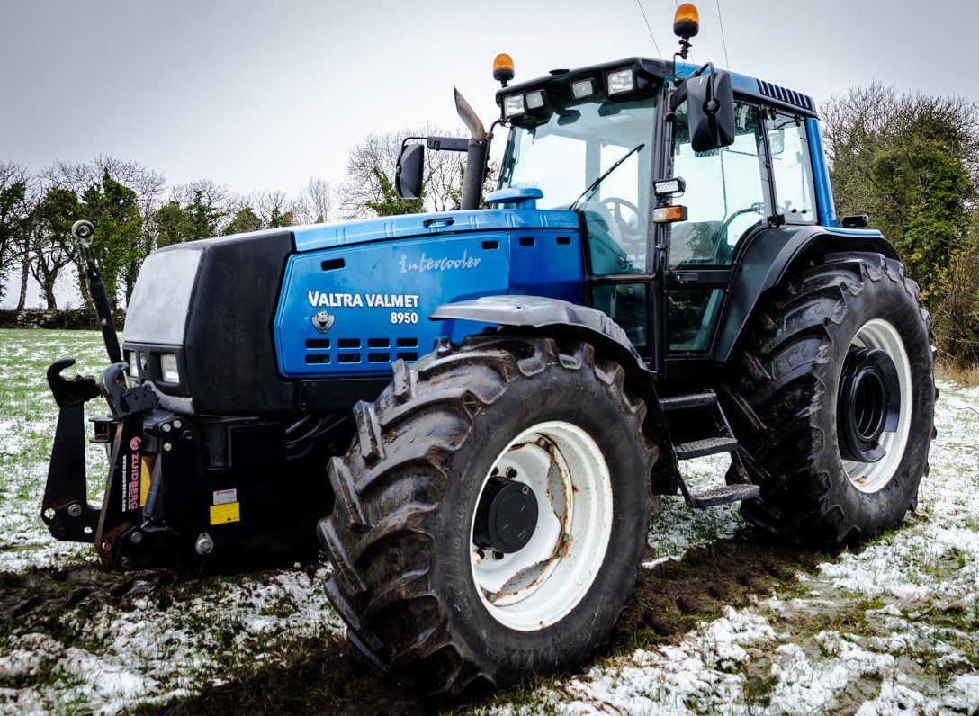 Auction report: €55,000 (all in) for a 2002 Valtra Valmet 8950 in Co. Roscommon