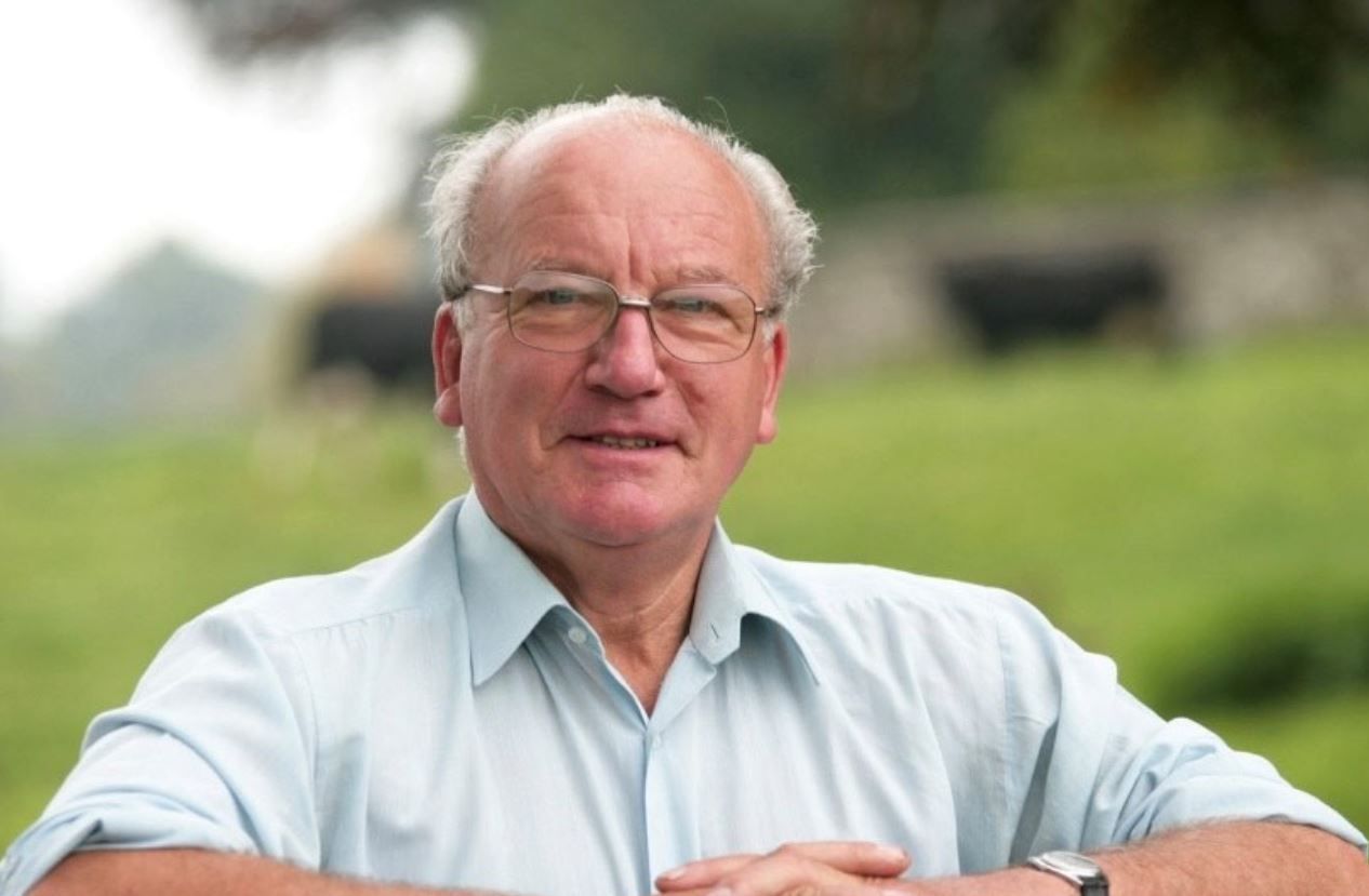 Alan Gillis: Tributes paid to former IFA president and MEP