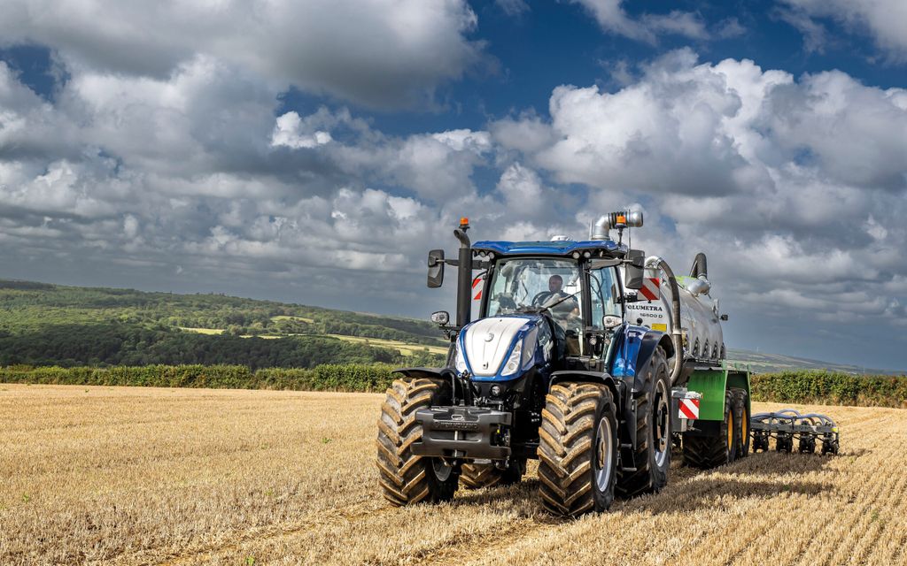 300hp in a compact frame allows manoeuvrability in field and yard