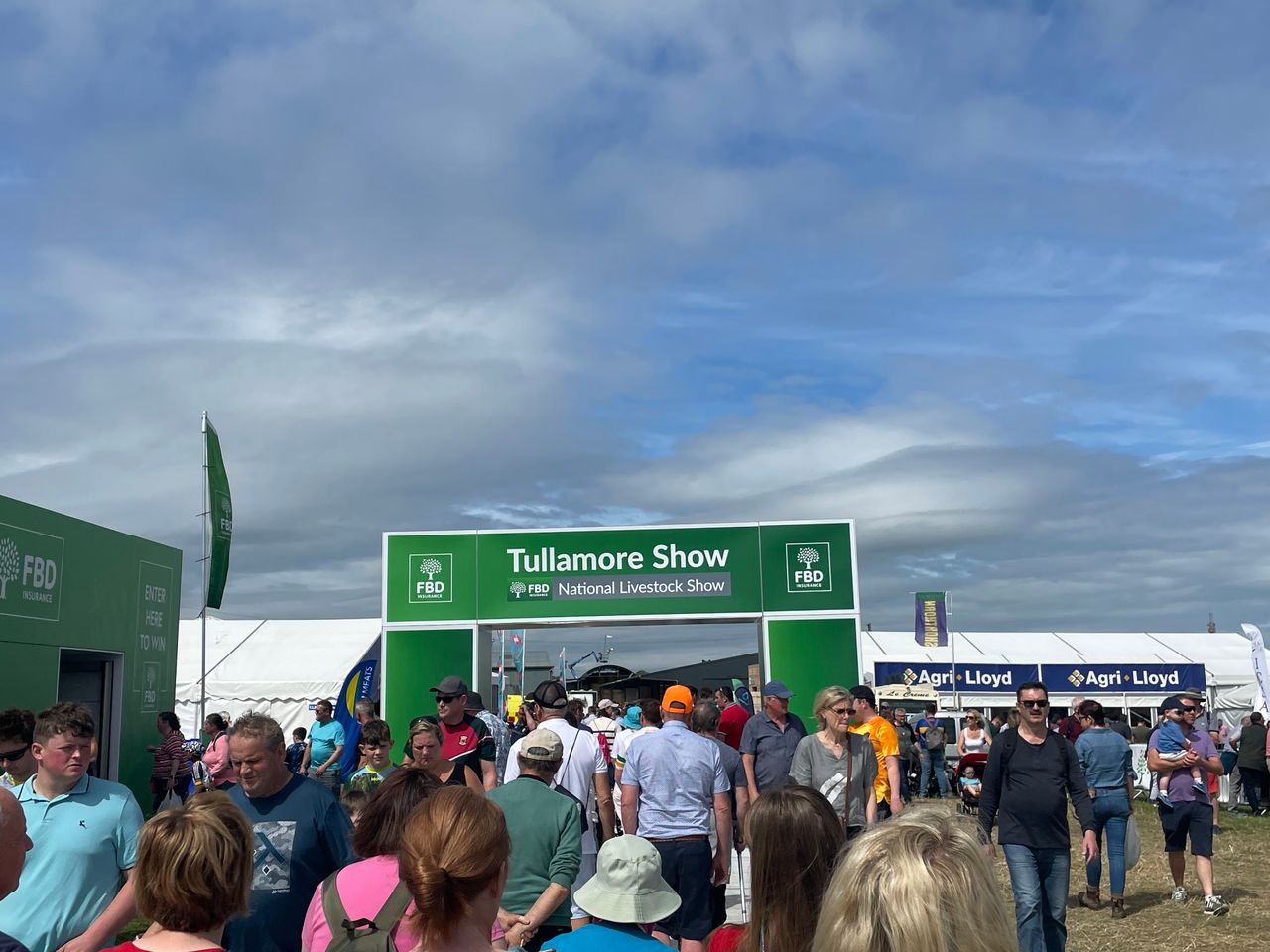 Tullamore Show 'sincerely' apologises for 'unacceptable delays'