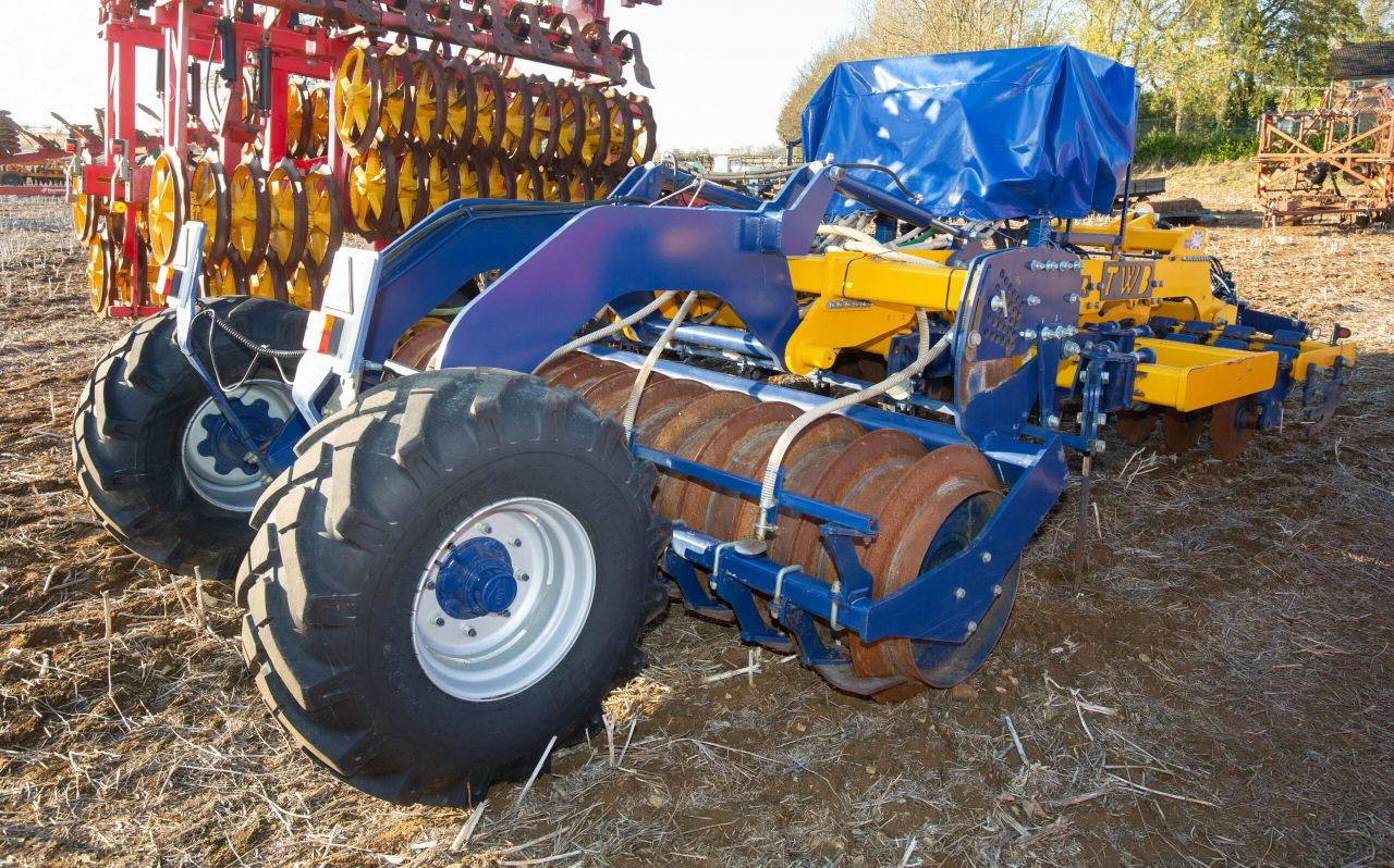 Auction report: Big-scale tillage machinery at on-site sale