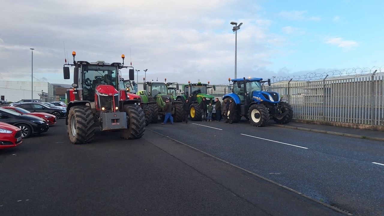 Potato growers in Northern Ireland protest outside Asda distribution centre
