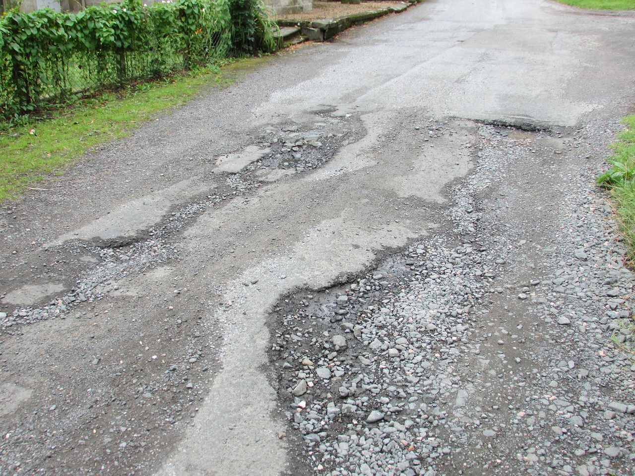 €30m in emergency funding for local and regional road network