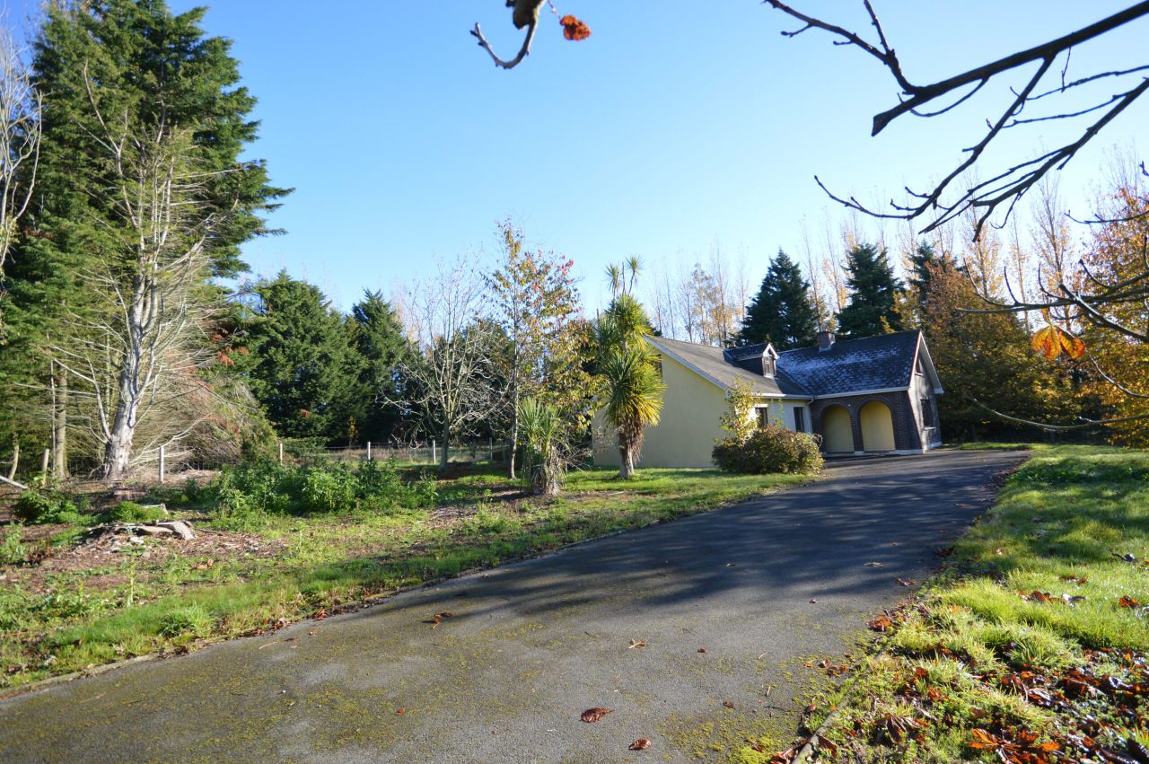 Residential roadside property offers access to beaches