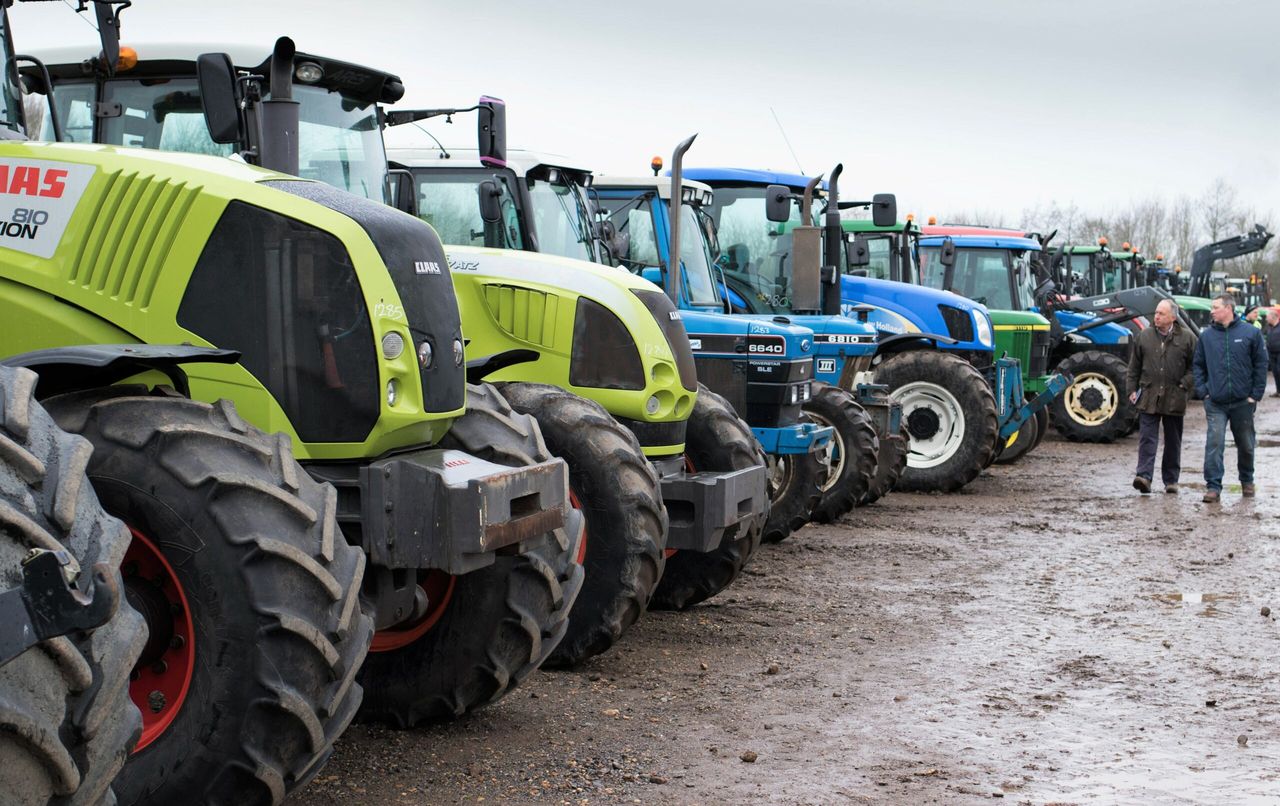 Auction report: 'Best of the rest' at monster April tractor sale