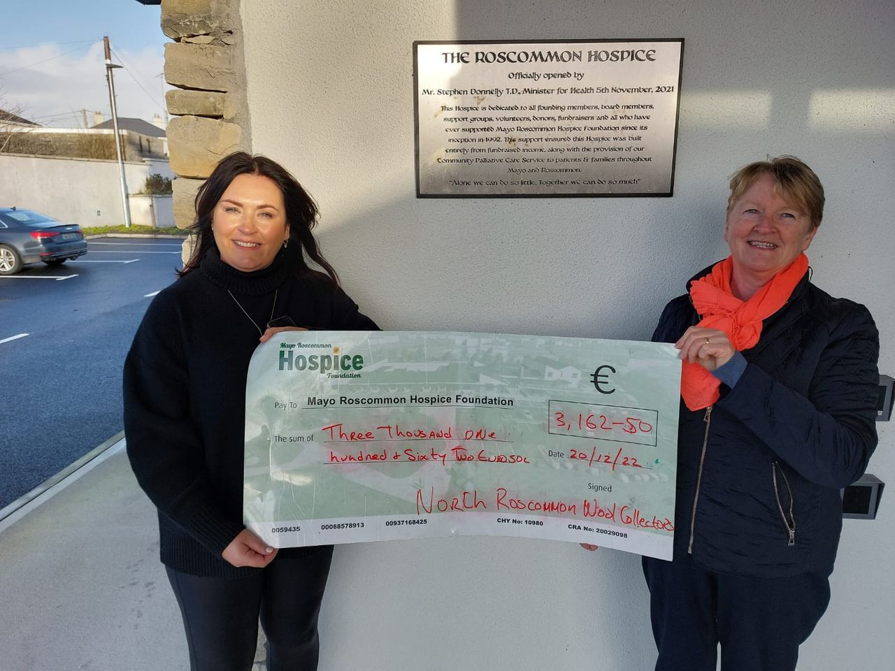 Wool worth more than €3,000 donated for Roscommon hospice