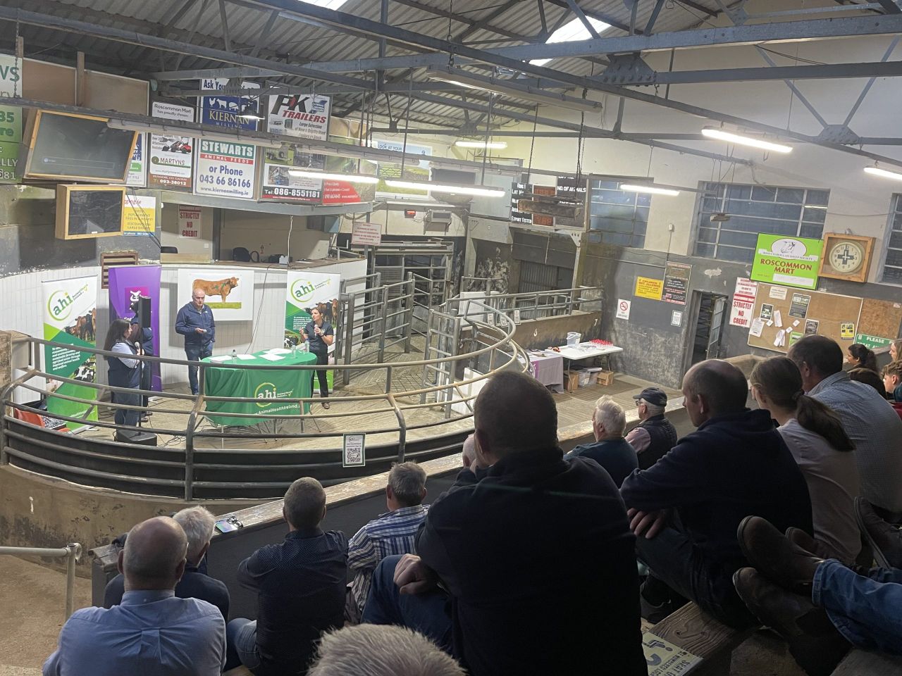 Winter housing tips for suckler herds highlighted at mart events
