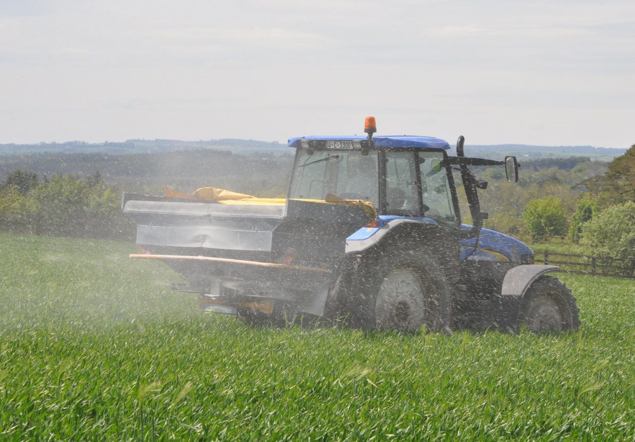 Fertiliser prices climb €50-60/t as spreading dates draw nearer