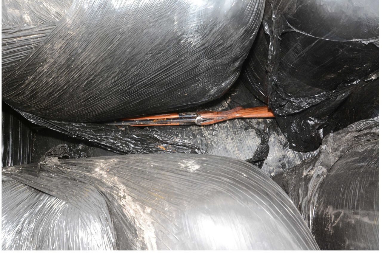 UK: Revenge-seeking trio who hid gun among bales jailed